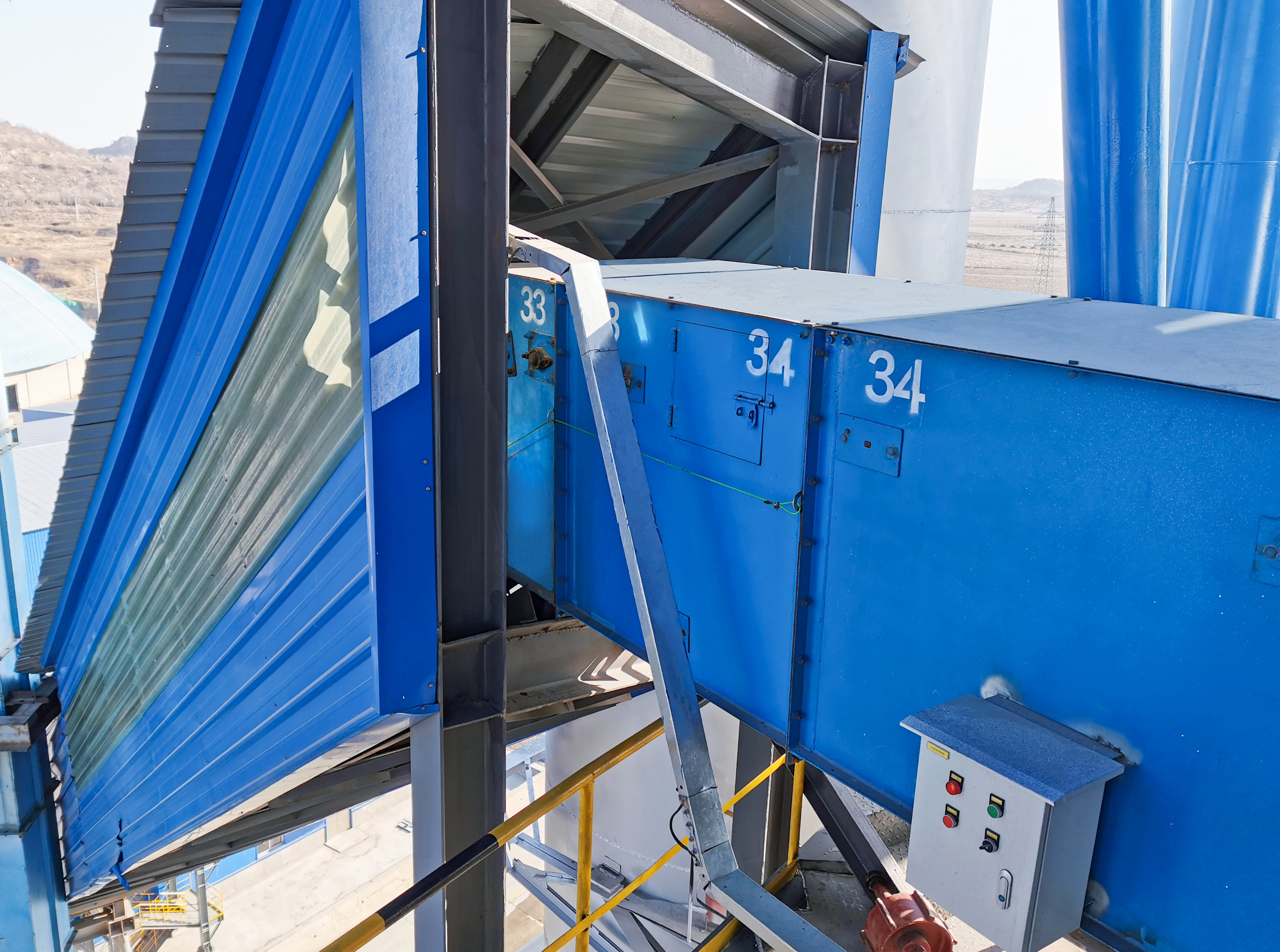  一臺(tái)大傾角皮帶機(jī)需要多少錢呢？